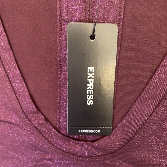 Express Women's Supersoft Relaxed Shine V-Neck Long Sleeve Tee Wine Size XS NWT - Picture 12 of 13